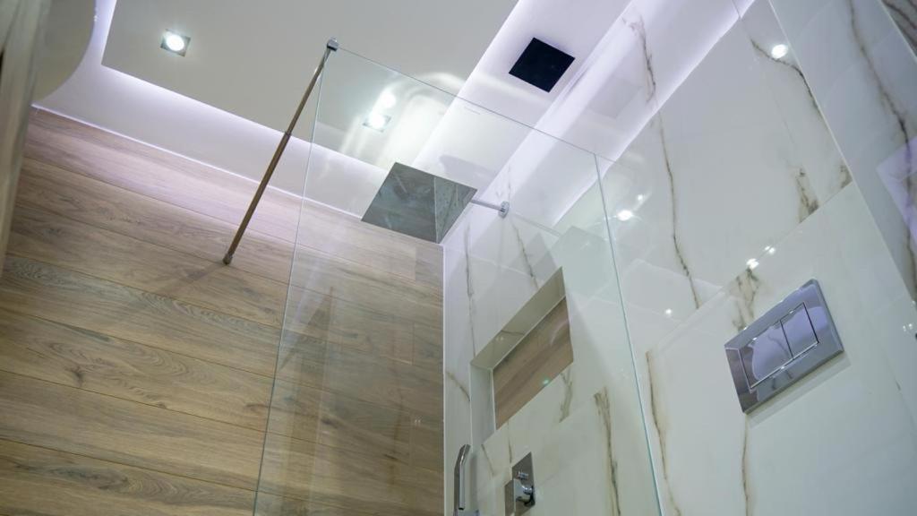 P & K Design Ltd Flats By Rentals Pro Services - 네아 모우다니아 외부 사진